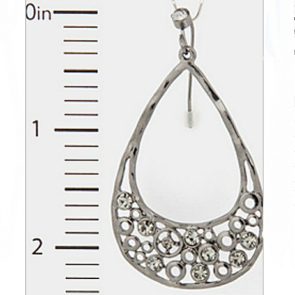 NWT♥Crystal studded metal teardrop earrings - Picture 2 of 2